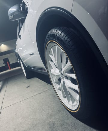 Vogue 275/55R20 White/Gold tires on a 2015 DODGE DURANGO CITADEL