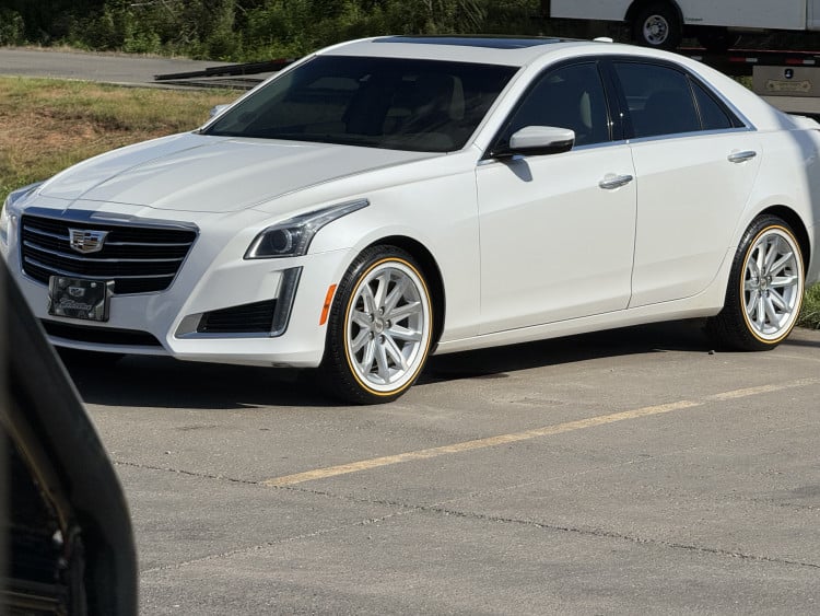 235/50R17 White/Gold tires on a 2015 CADILLAC CTS