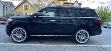 285/45R22 White/Blue tires on a 2023 FORD EXPEDITION LIMITED