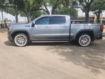 285/45R22 White/Gold tires on a 2019 GMC SIERRA 1500 DENALI