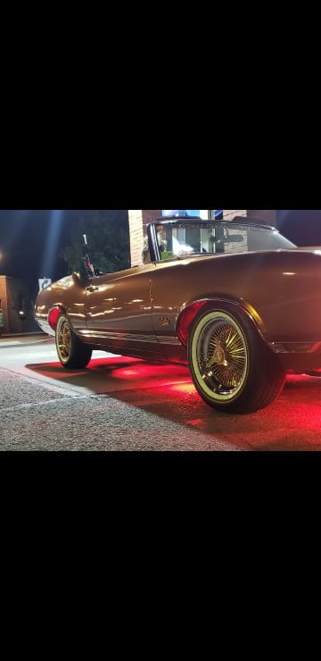 Vogue 225/60R16 White/Gold tires on a 1971 Oldsmobile Cutlass Supreme