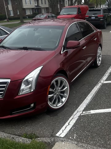 245/45R19 White/Red tires on a 2013 CADILLAC XTS