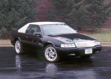 235/60R16 White/Gold tires on a 2000 CADILLAC ELDORADO