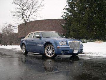 235/55R17 White/Gold tires on a 2007 CHRYSLER 300 RWD