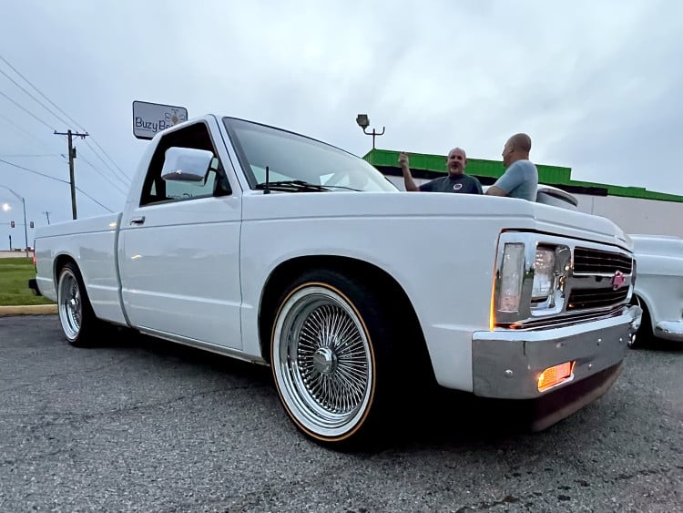 Vogue 235/50R17 White/Gold tires on a 1991 CHEVROLET S-10 PICK-UP 2WD
