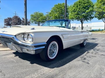 Vogue 215/70R15 White/Red tires on a 1965 FORD THUNDERBIRD