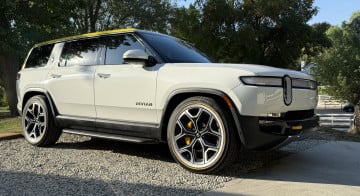 Vogue 275/50R22 White/Gold tires on a 2023 RIVIAN R1S