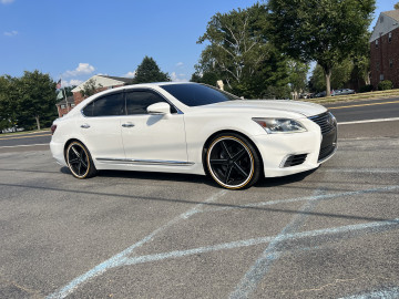Vogue 245/40R20 White/Gold tires on a 2013 LEXUS LS 460