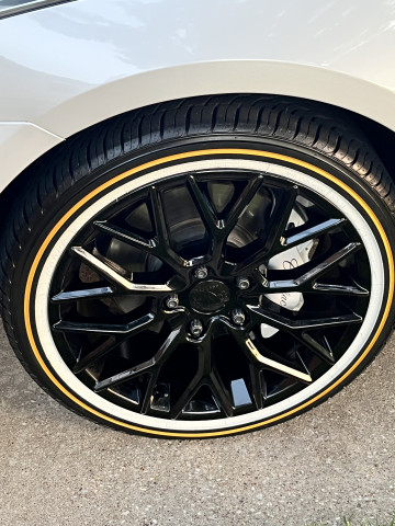 Vogue 245/40R18 White/Gold tires on a 2018 CADILLAC CTS PREMIUM LUXURY