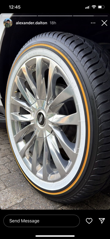 Vogue 285/45R22 White/Gold tires on a 2021 CADILLAC ESCALADE PREMIUM LUXURY