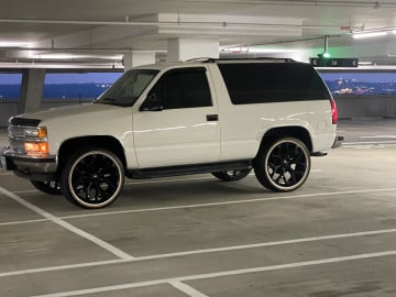305/35R24 White/Gold tires on a 1997 CHEVROLET TAHOE 4WD
