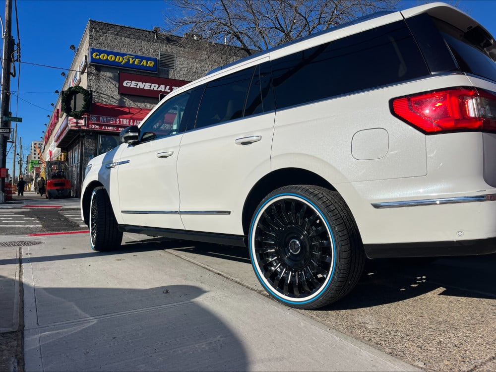 VOGUEタイヤ305/35R24 エスカレードタホサバーバンナビゲーター VOGUEタイヤ305/35R24 エスカレードタホサバーバンナビゲーター