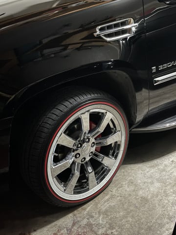 285/45R22 White/Red tires on a 2007 CADILLAC ESCALADE 2WD -4WD