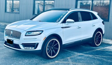 Vogue 235/55R20 White/Gold tires on a 2019 LINCOLN NAUTILUS RESERVE