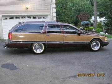 Vogue 235/75R15 White/Gold tires on a 1996 Buick Roadmaster