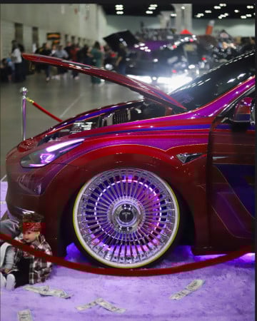 Vogue 265/35R22 White/Gold tires on a 2022 TESLA MODEL Y