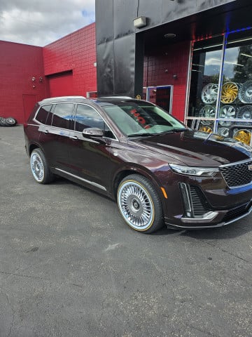Vogue 235/55R20 White/Gold tires on a 2021 CADILLAC XT6 LUXURY