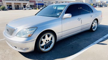 Vogue 235/50R17 White/Gold tires on a 2004 LEXUS LS 430