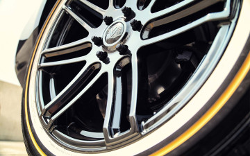Vogue 285/45R22 White/Gold tires on a 2015 CADILLAC ESCALADE