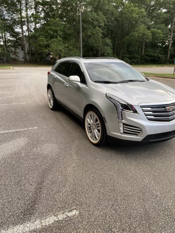 235/55R20 White/Gold tires on a 2018 CADILLAC XT5 PREMIUM LUXURY